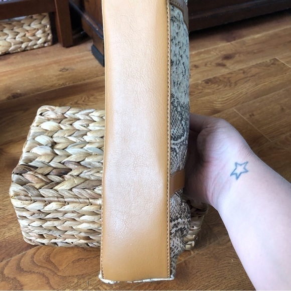 Vintage 90's Nine West snake print clutch - Picture 5 of 7